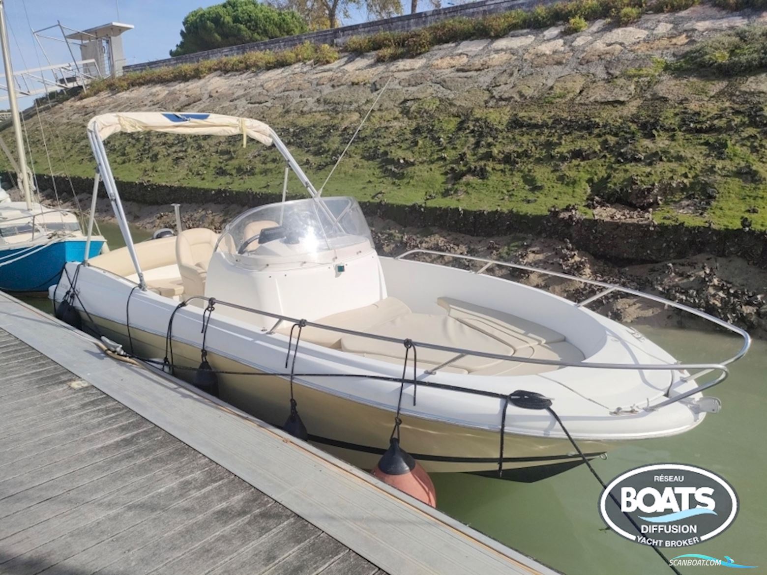 Jeanneau Cap Camarat 635 Style Motorboot 2008, mit Suzuki motor, Frankreich