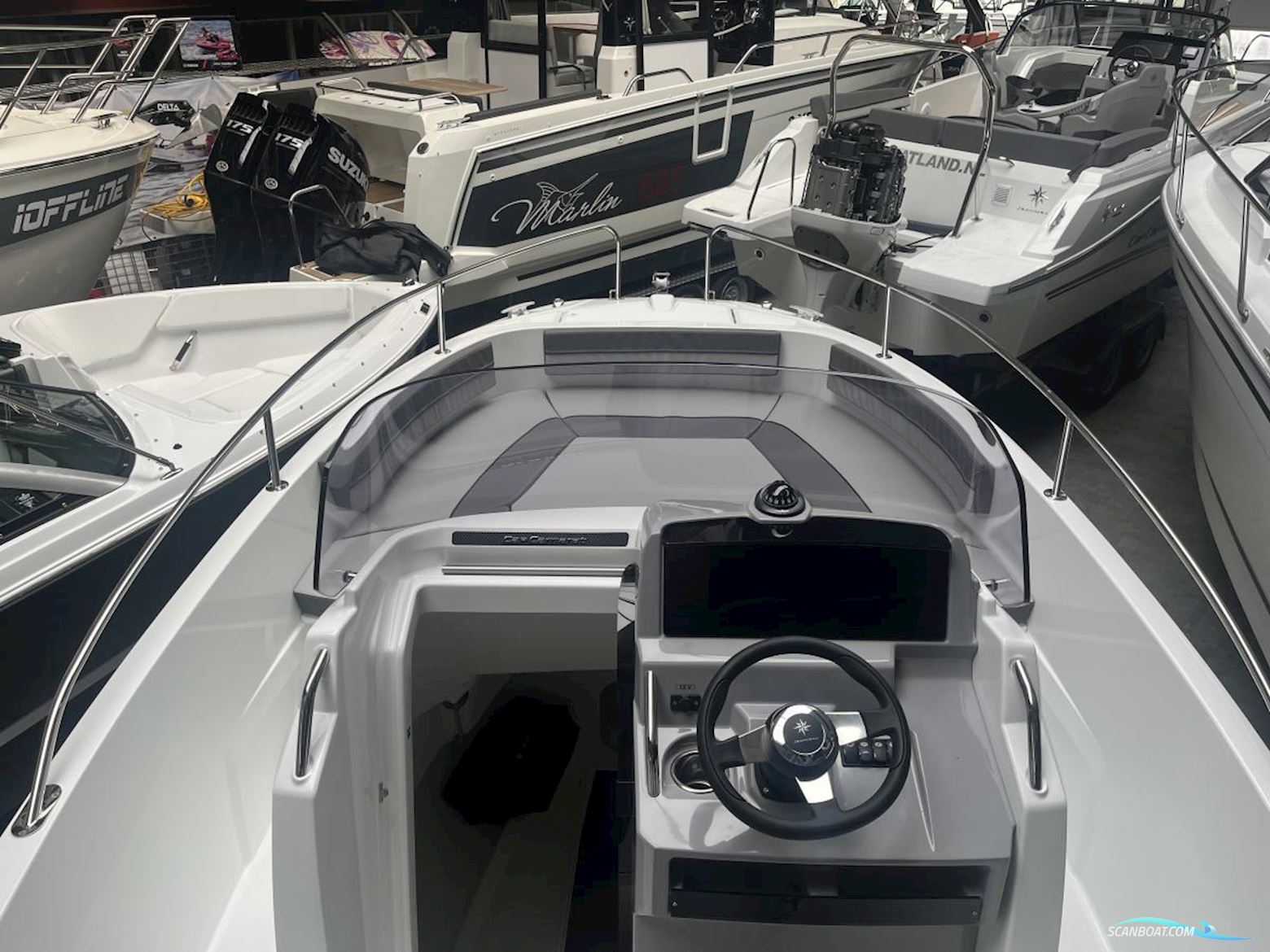 Jeanneau Cap Camarat 6.5 Center Console