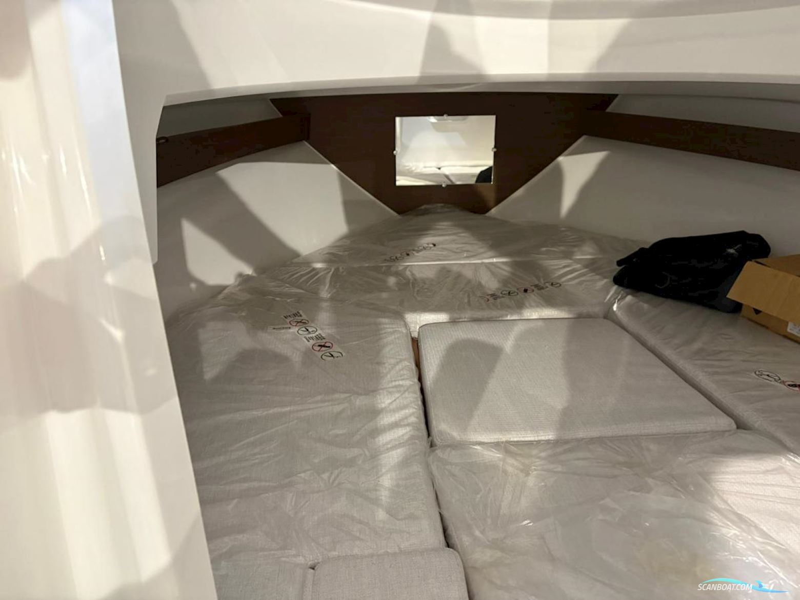 Jeanneau Cap Camarat 6.5 Walk around