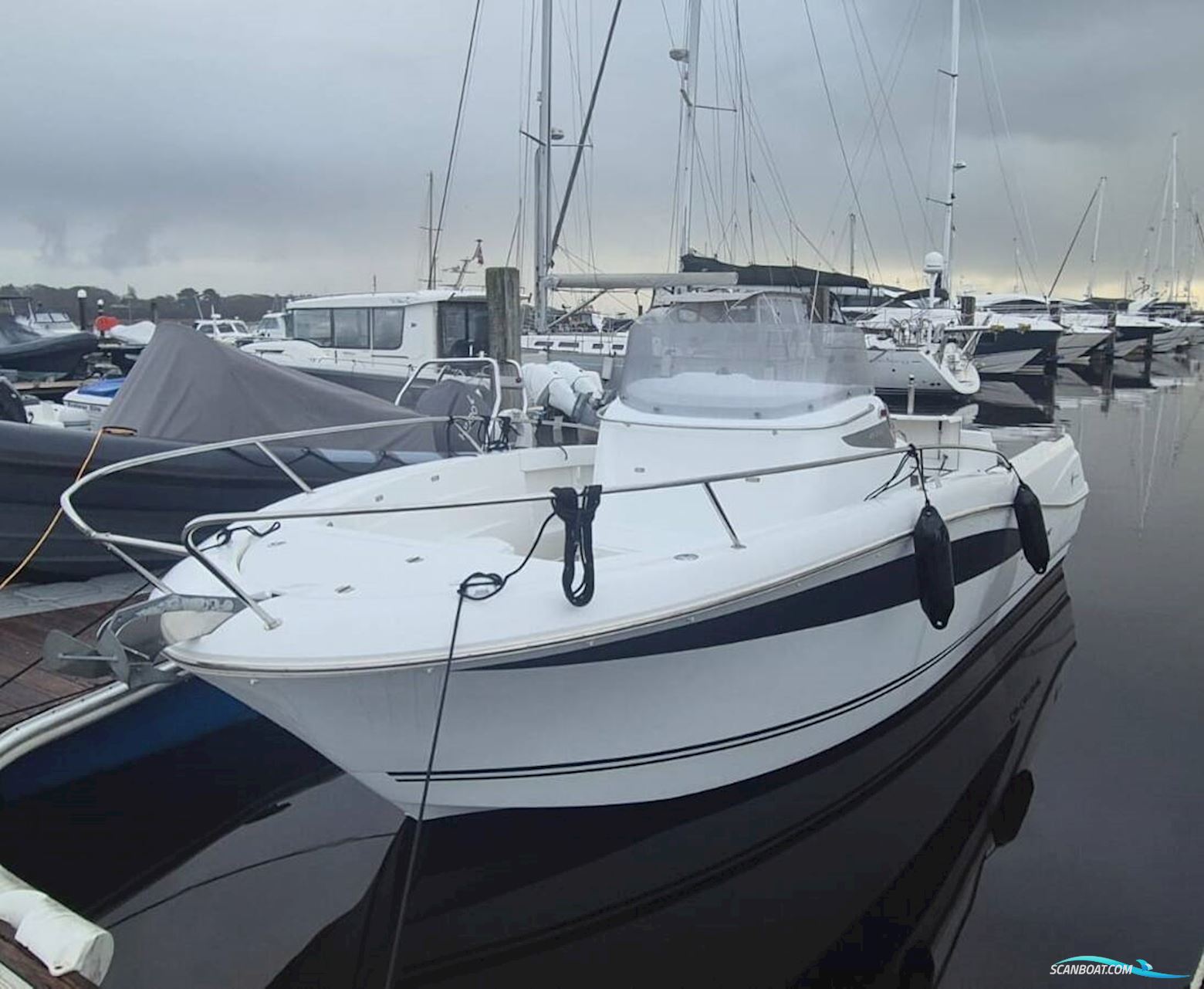 Jeanneau Cap Camarat 8.5 CC Motorboot 2015, mit Yamaha F300 Betu V6 4.2L motor, England