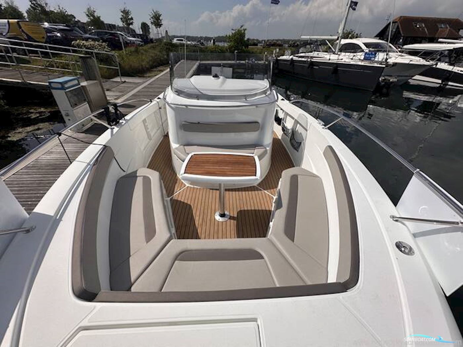 Jeanneau Cap Camarat 8.5 CC