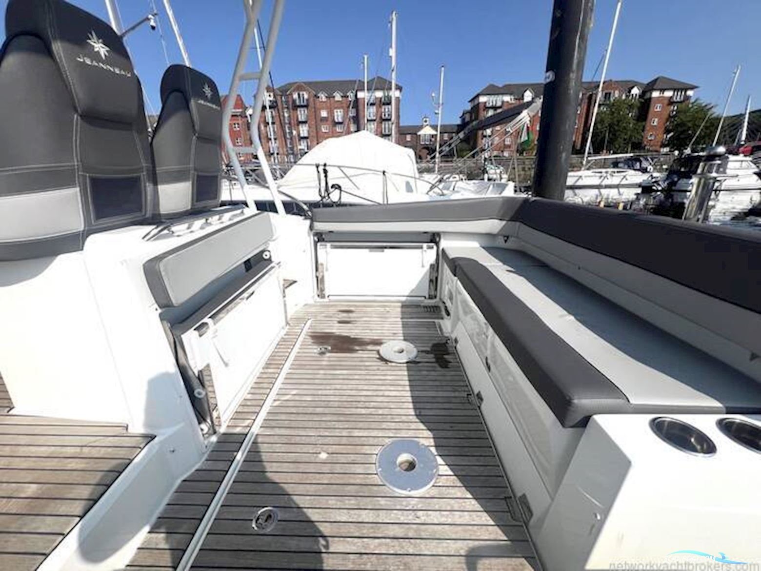 Jeanneau Cap Camarat 9.0 WA