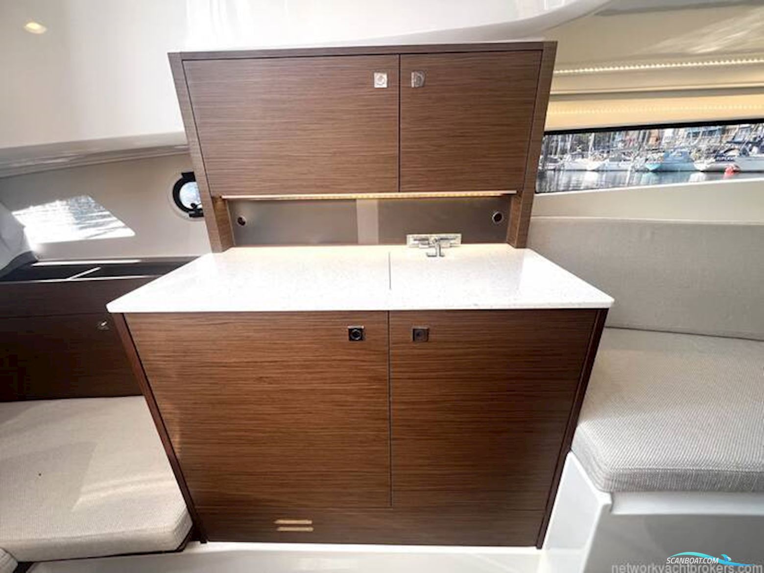 Jeanneau Cap Camarat 9.0 WA