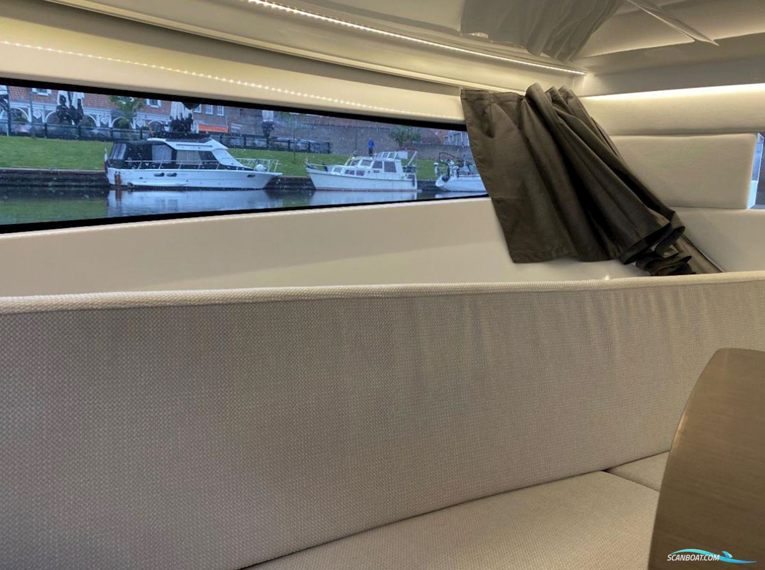 Jeanneau Cap Camarat 9.0 Walk Around