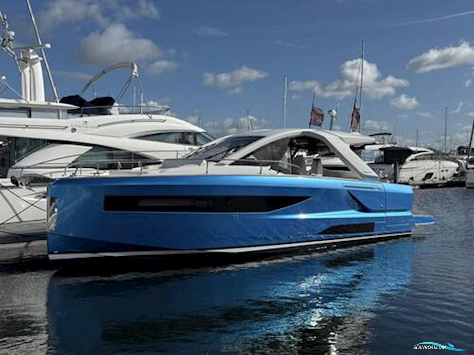 Jeanneau DB37 Motorboot 2024, mit Volvo Penta D4-320 motor, England