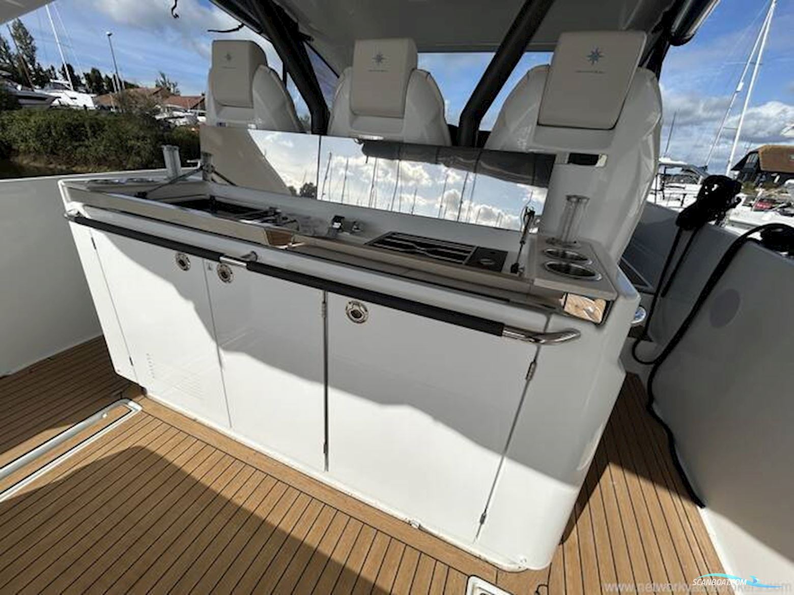 Jeanneau DB37
