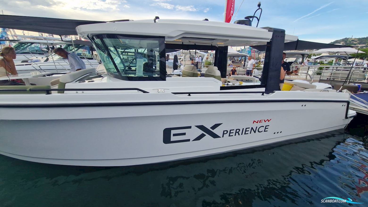 Jeanneau EX34 Motorboot 2027, mit Yamaha motor, England