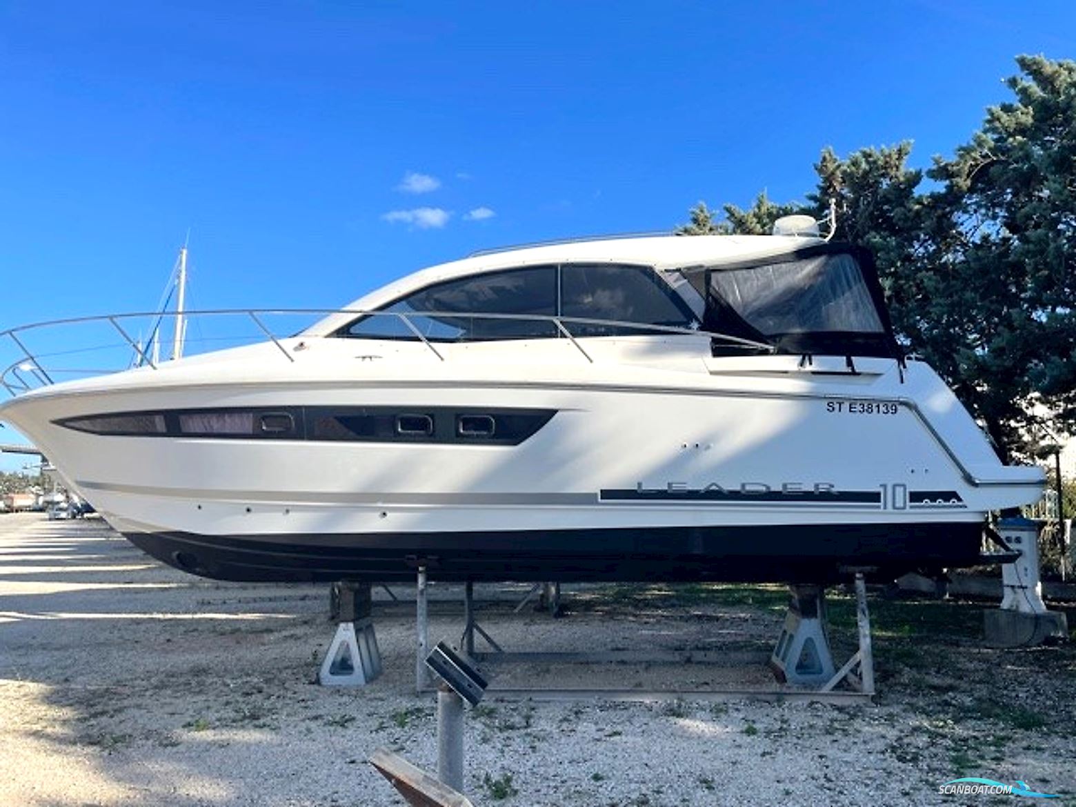 Jeanneau Leader 10 Motorboot 2010, mit Volvo Penta motor, Frankreich