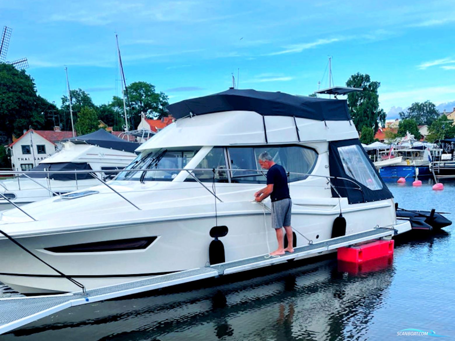 Jeanneau Merry Fisher 10 Fly Motorboot 2010, mit Yanmar Diesel 6LY3-Utp motor, Sweden