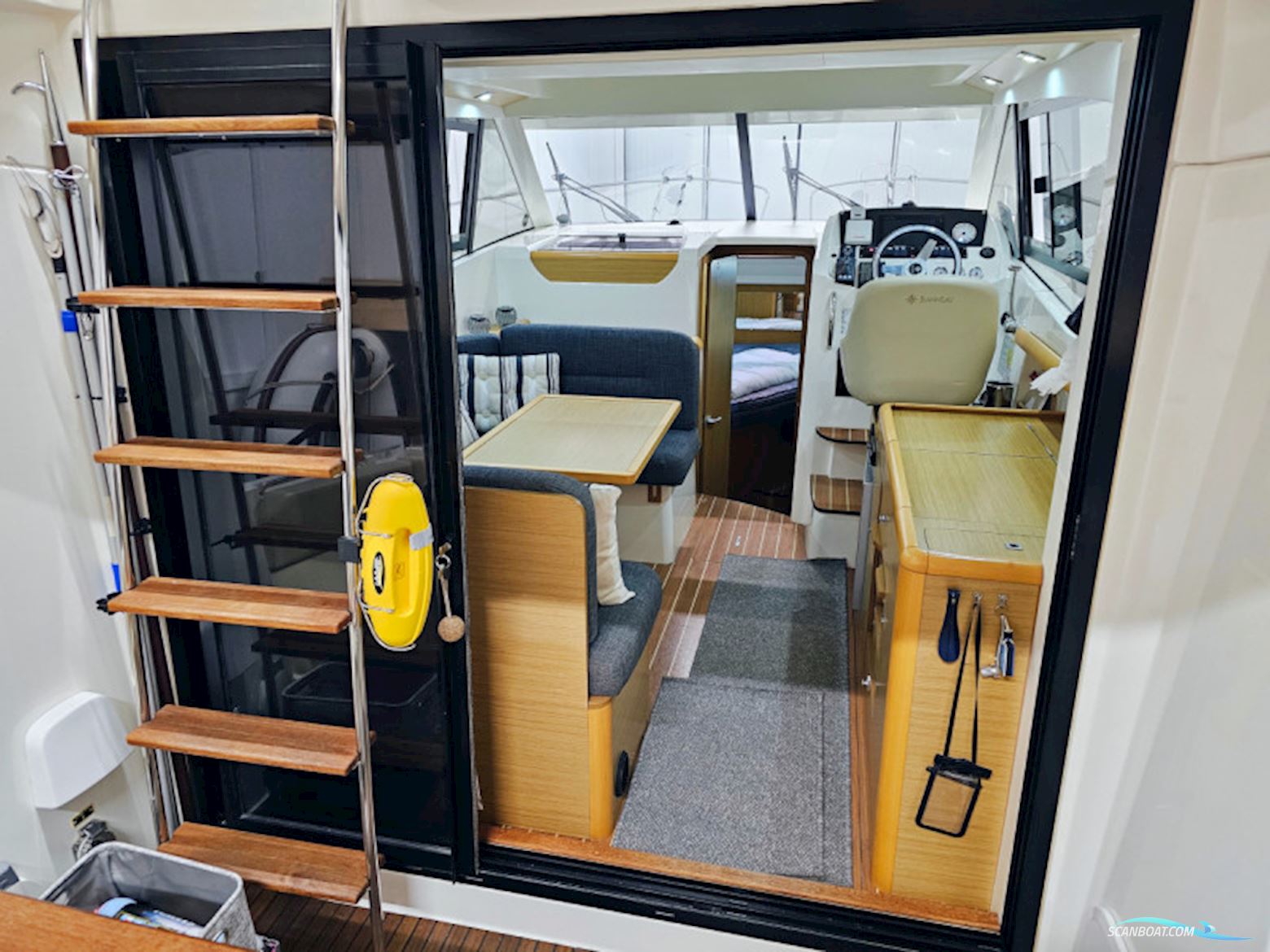 Jeanneau Merry Fisher 10 Fly