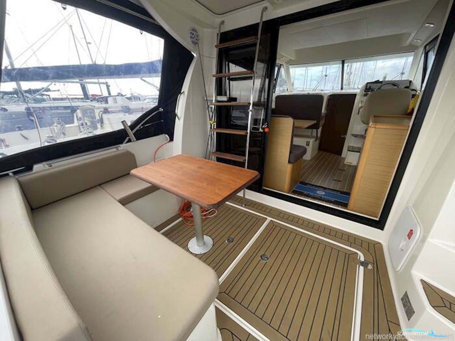 Jeanneau Merry Fisher 10