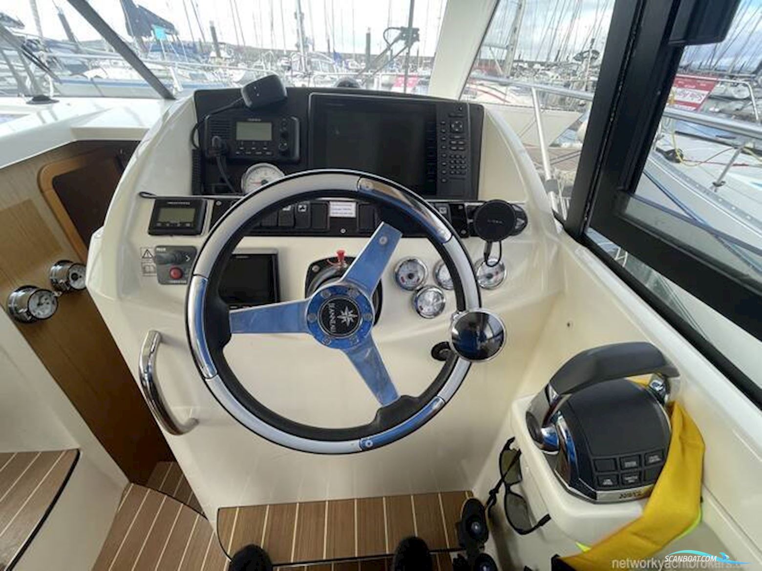 Jeanneau Merry Fisher 10