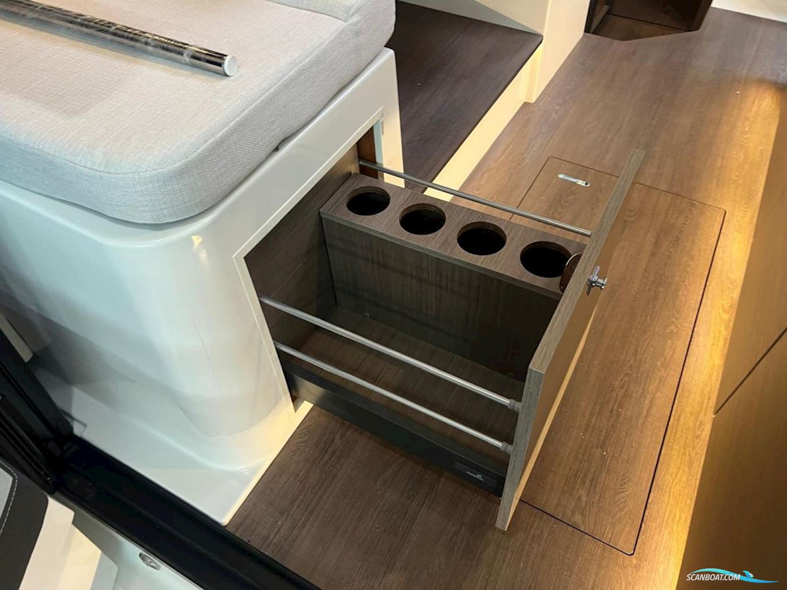 Jeanneau Merry Fisher 1095 Coupé Hardtop