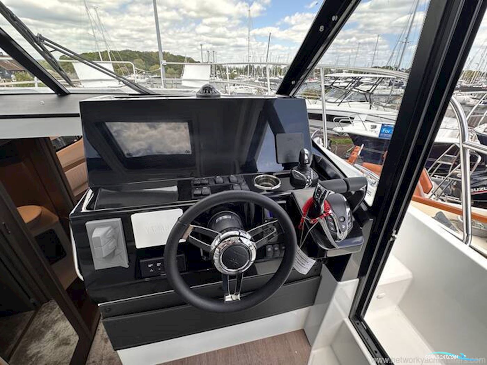 Jeanneau Merry Fisher 1095 Coupe Series 2
