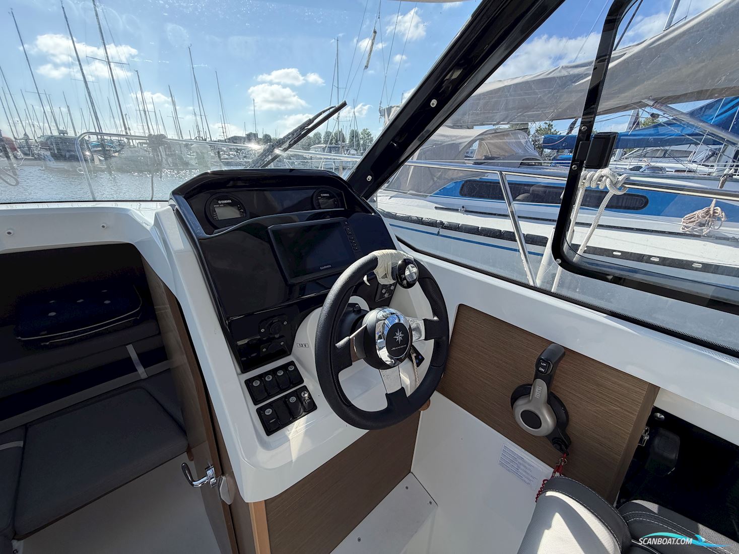 Jeanneau Merry Fisher 695