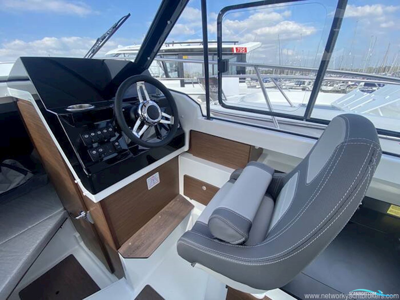 Jeanneau Merry Fisher 795 Series 2