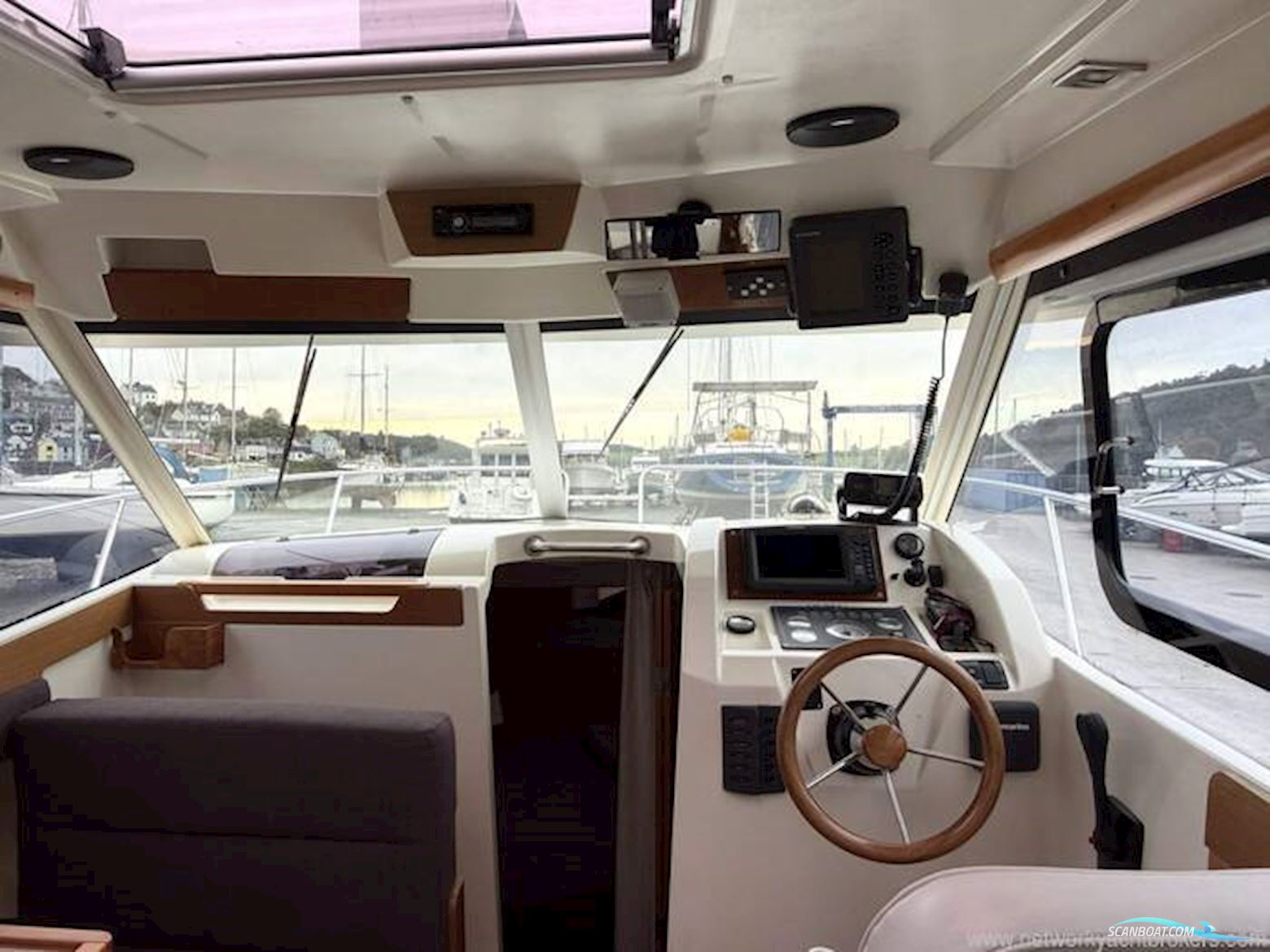 Jeanneau Merry Fisher 815