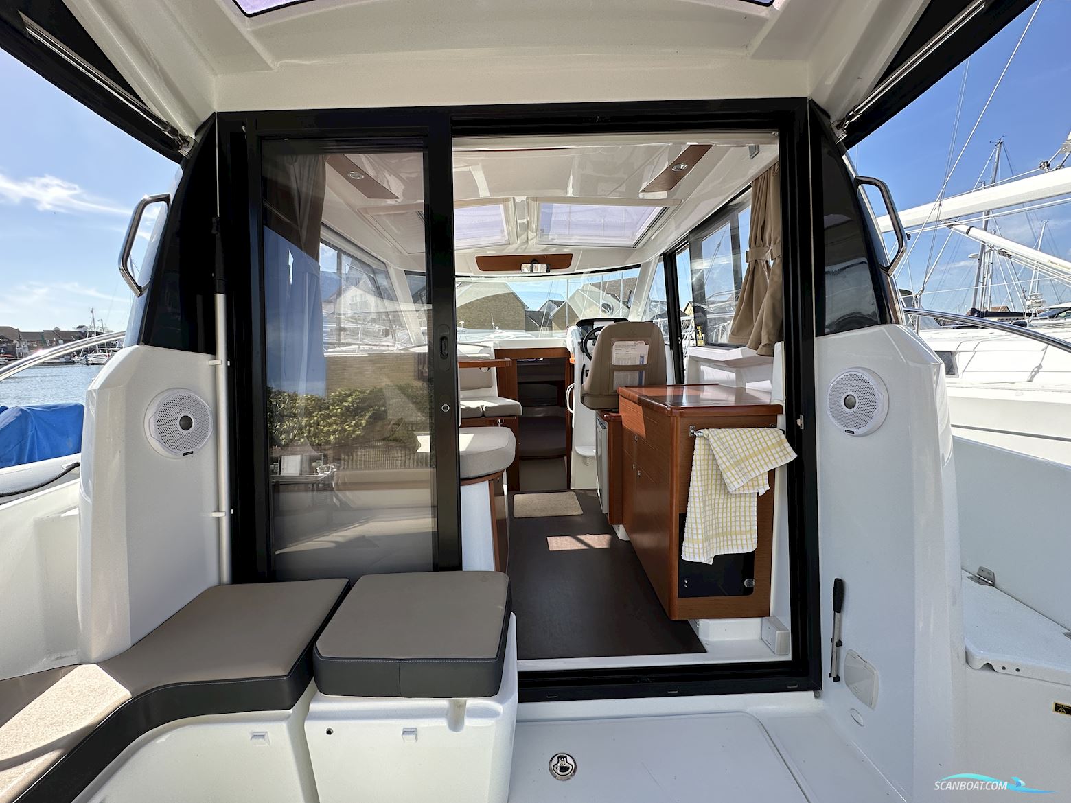 Jeanneau Merry Fisher 855