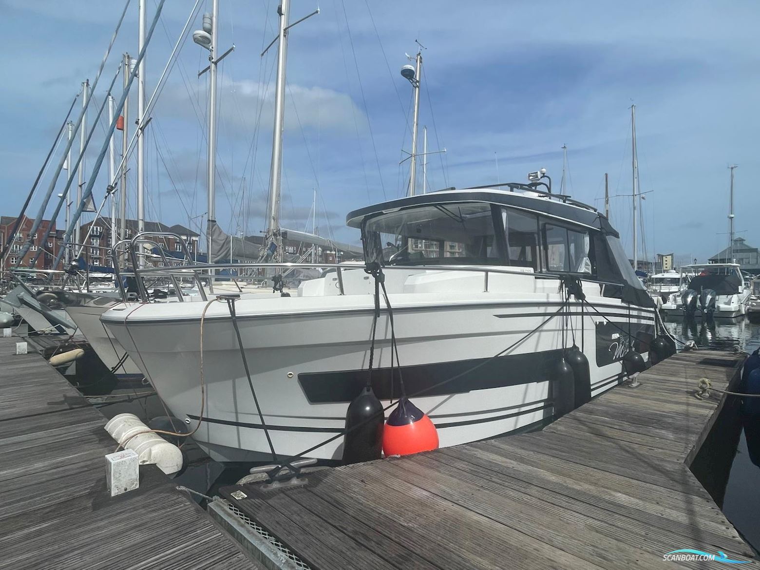Jeanneau Merry Fisher 895 Marlin Motorboot 2020, mit Yamaha motor, England