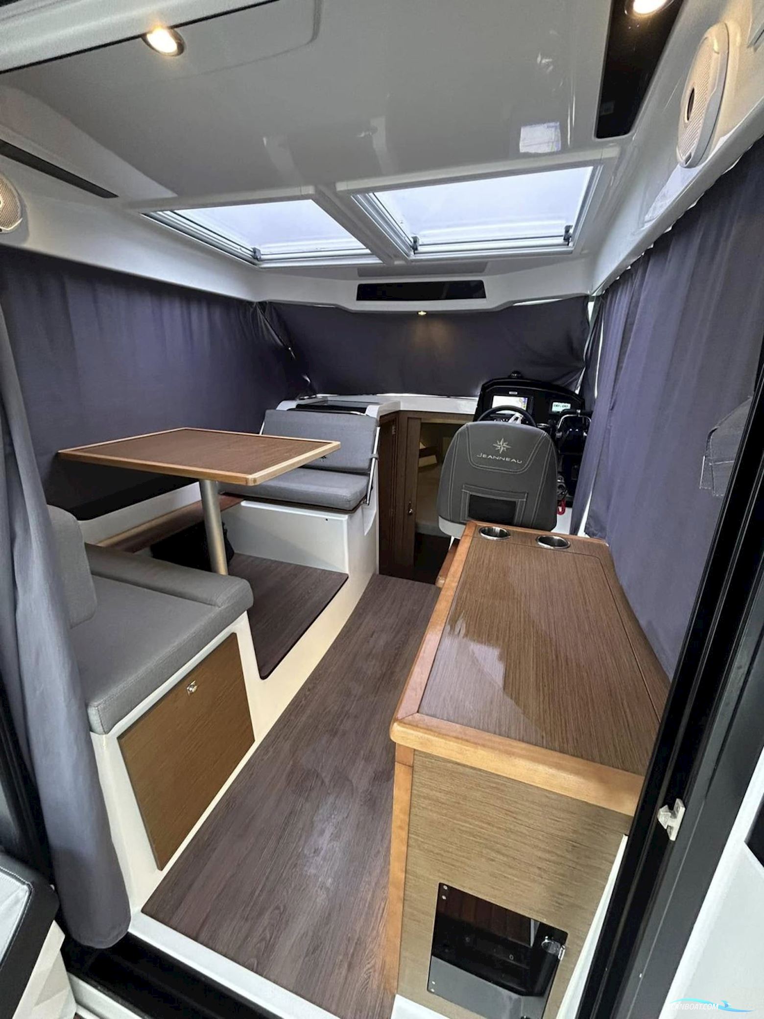 Jeanneau Merry Fisher 895