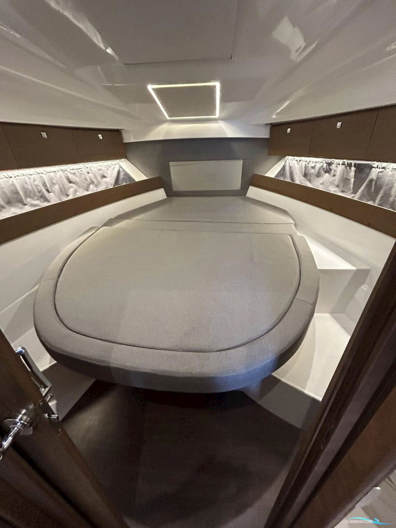 Jeanneau Merry Fisher 895