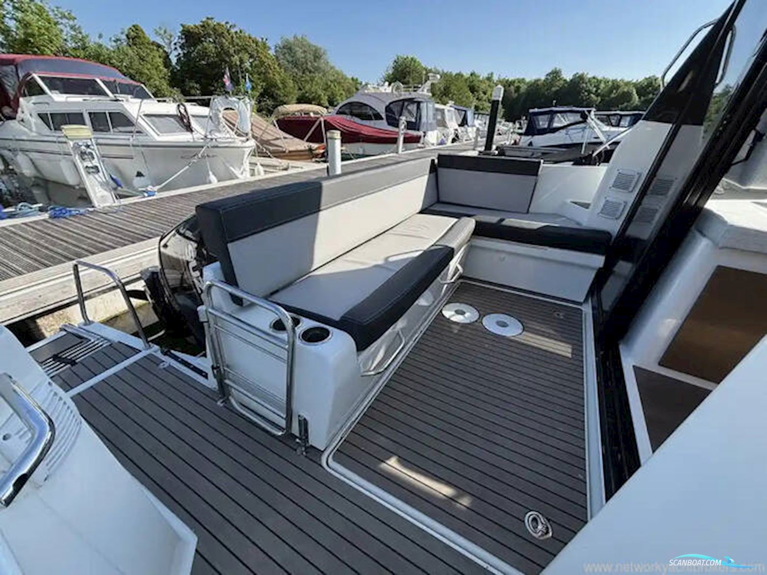 Jeanneau Merry Fisher 895