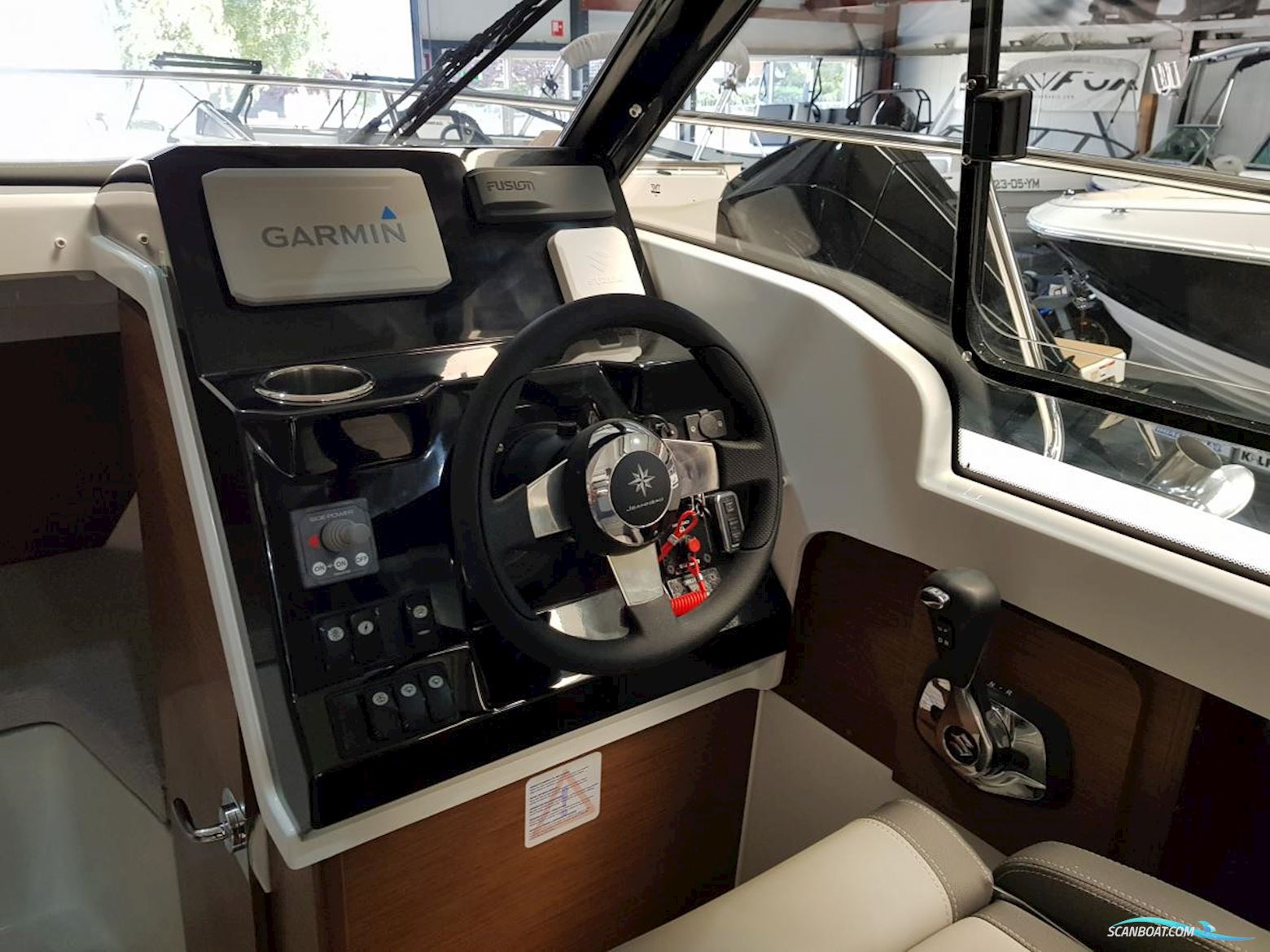 Jeanneau MF-695-serie2