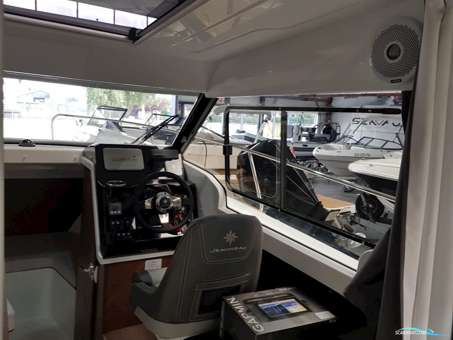 Jeanneau MF-695-serie2