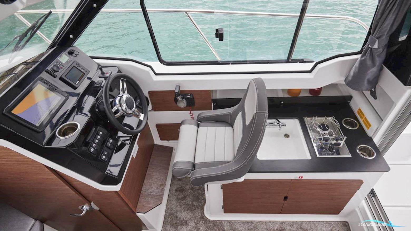 JEANNEAU MOTORBÅT 795 MERRY FISHER CABIN