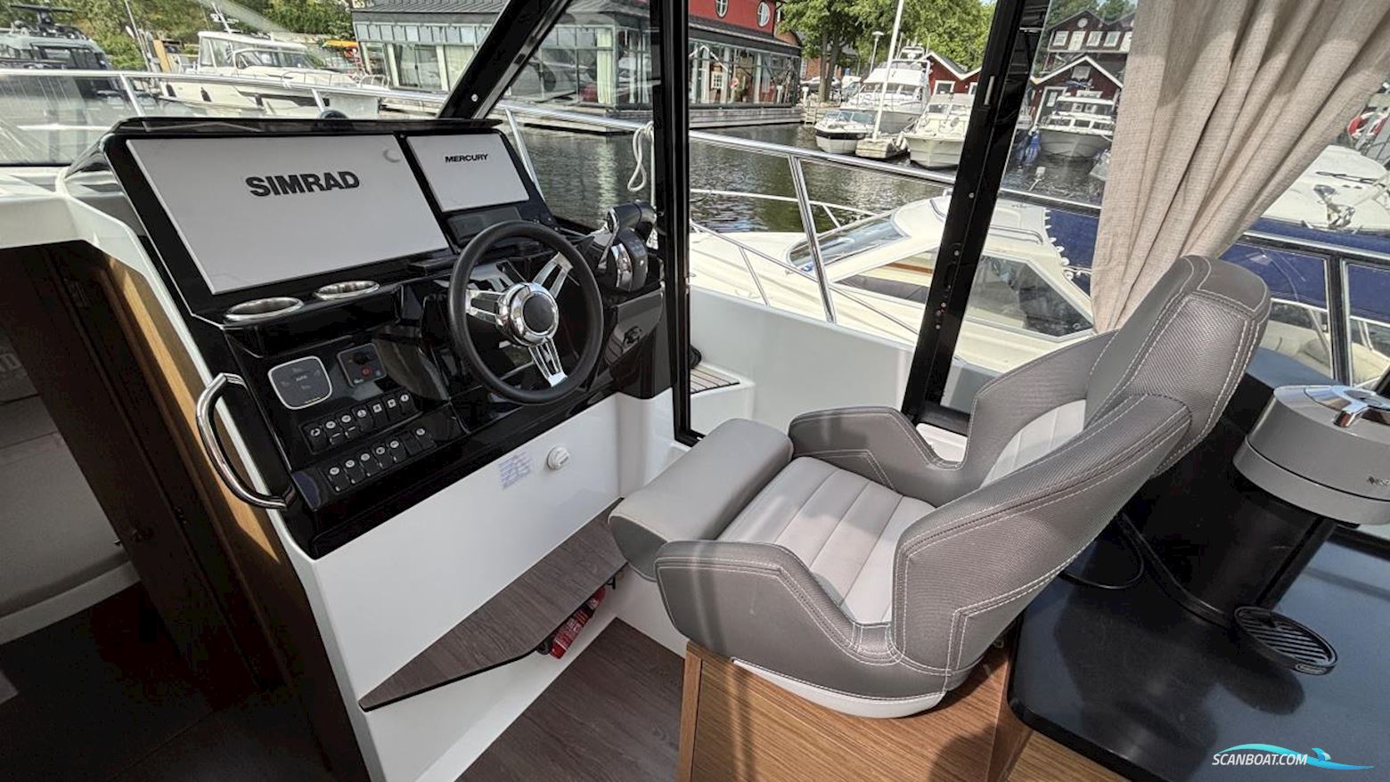 JEANNEAU MOTORBÅT Merry Fisher 1095