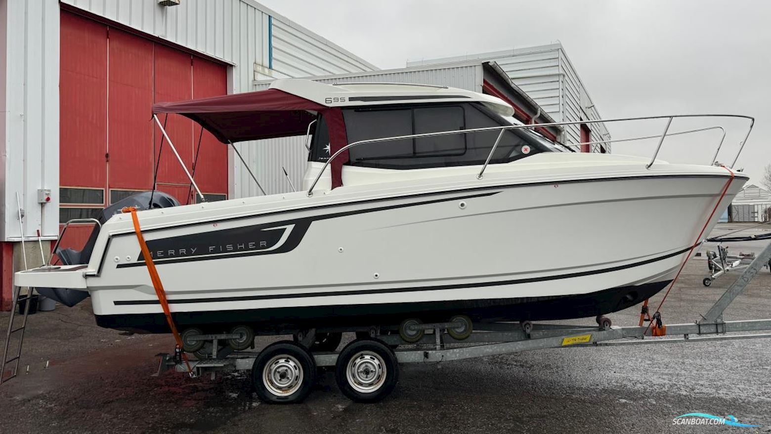 JEANNEAU MOTORBÅT MERRY FISHER 695