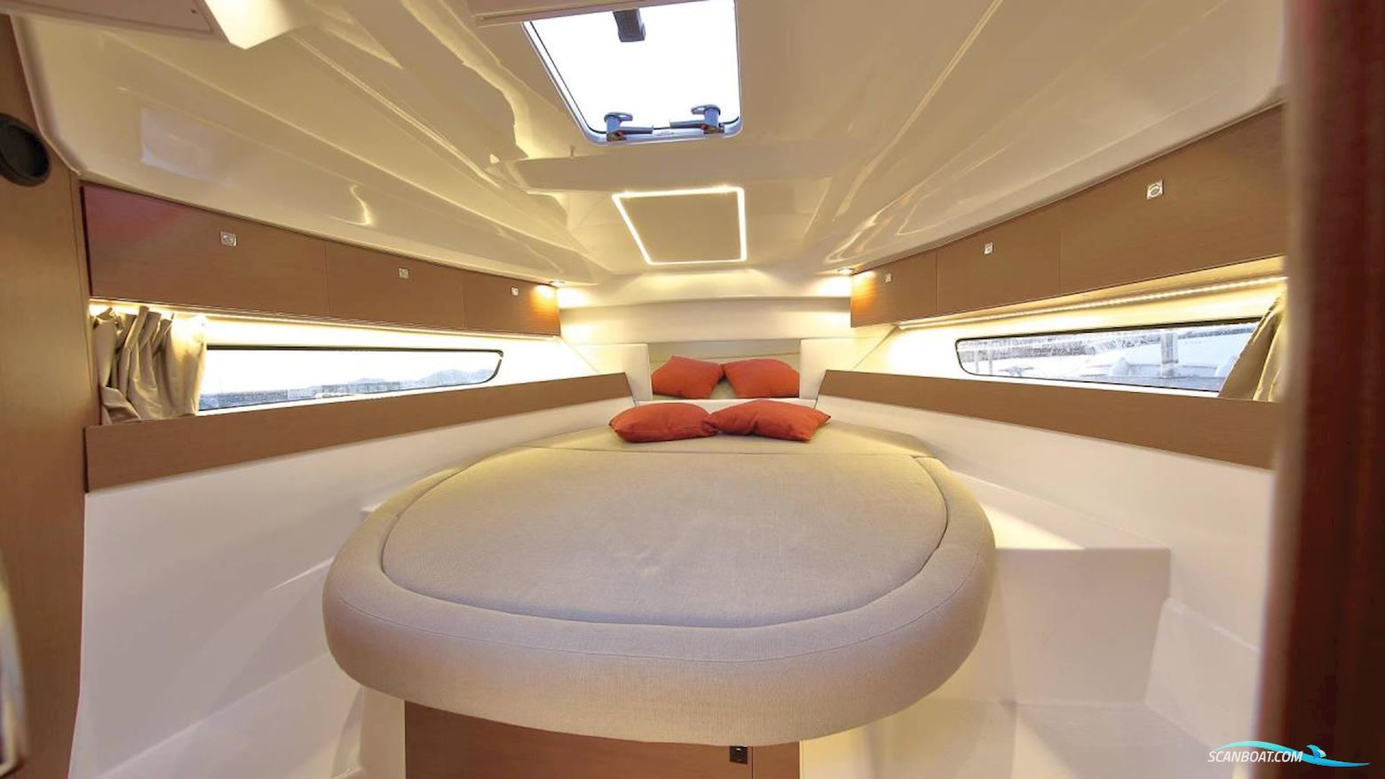 JEANNEAU MOTORBÅT MERRY FISHER 895