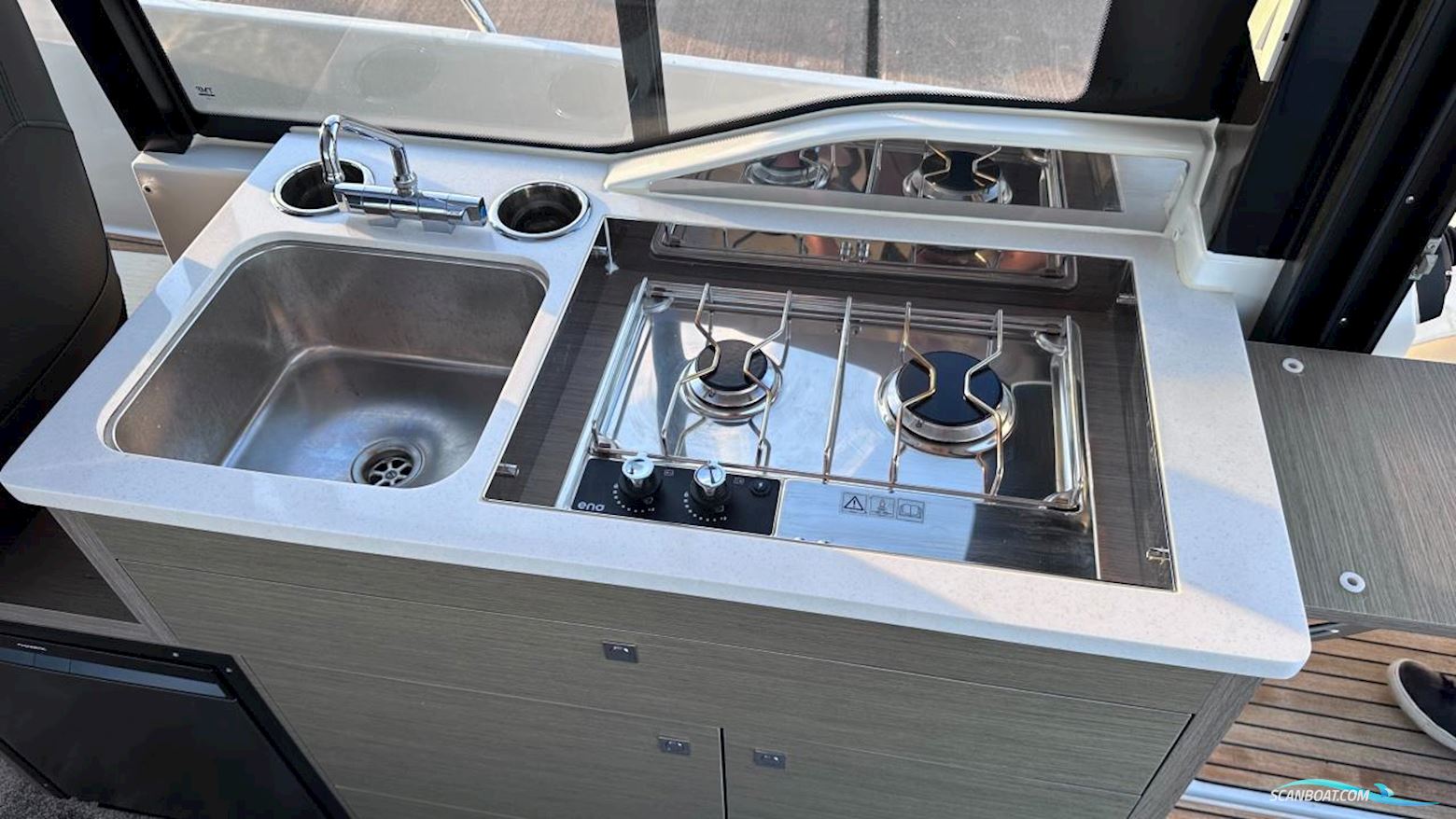 JEANNEAU MOTORBÅT MERRY FISHER 895