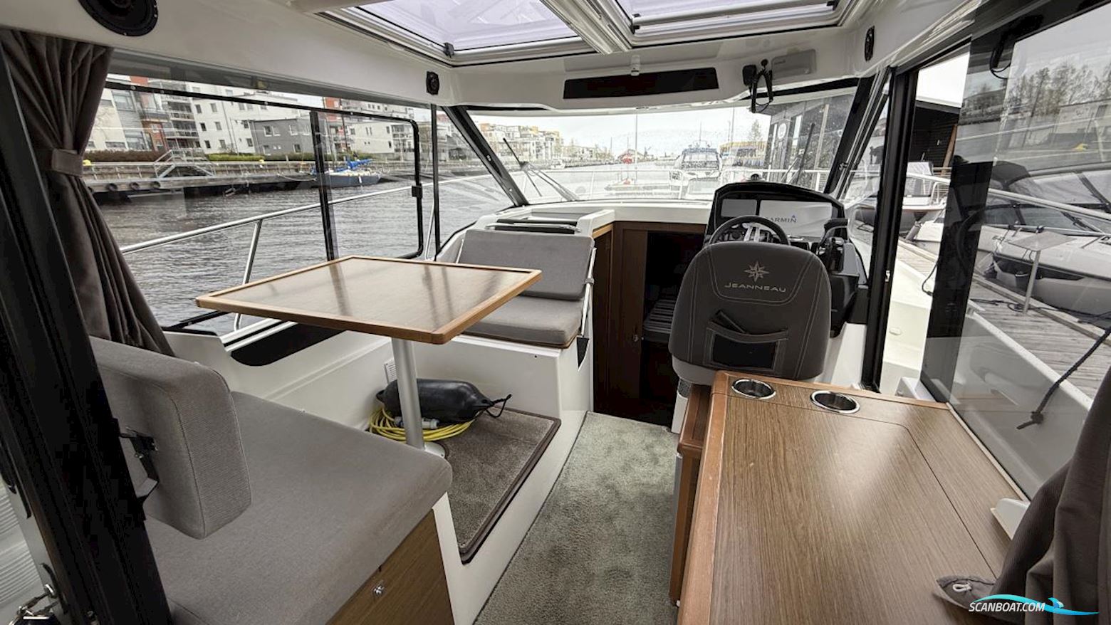 JEANNEAU MOTORBÅT MERRY FISHER 895