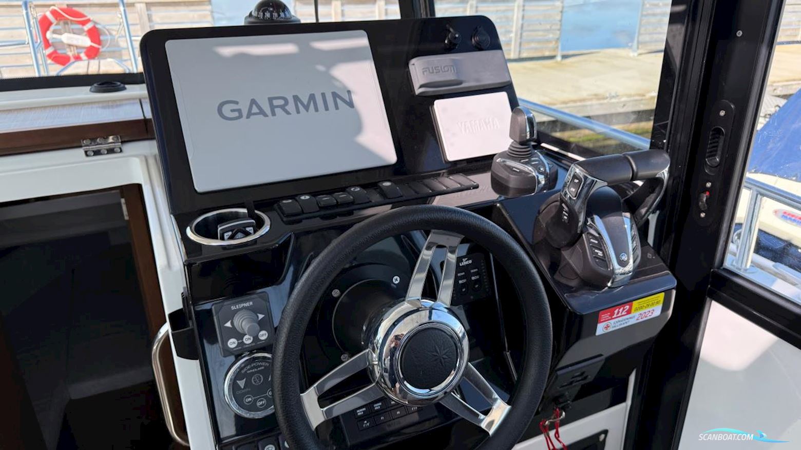 JEANNEAU MOTORBÅT MERRY FISHER 895 SPORT