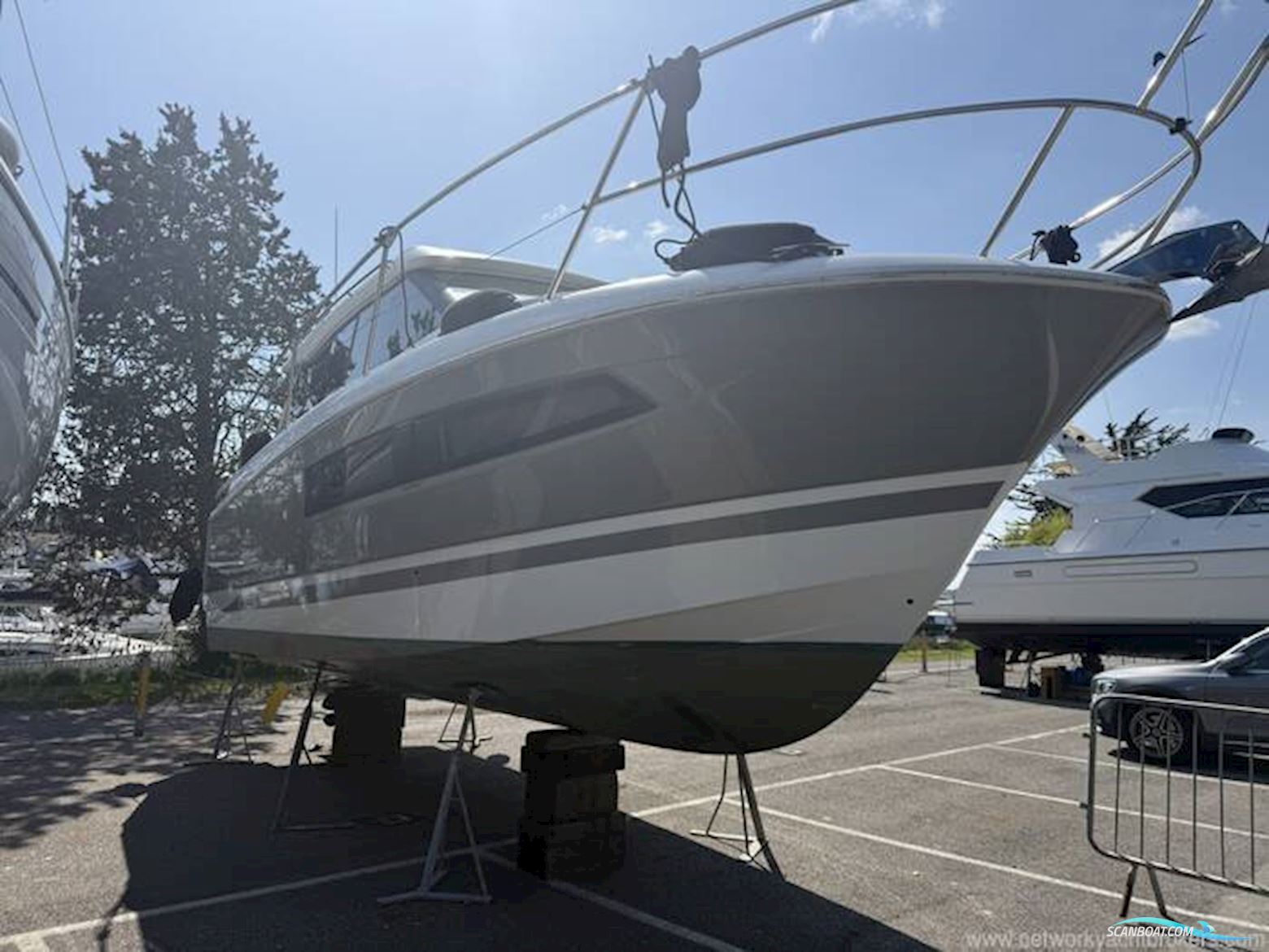 Jeanneau NC 9