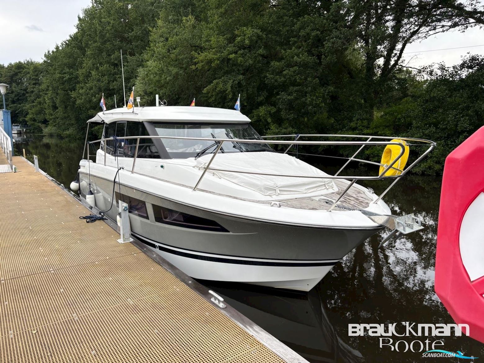 Jeanneau NC 9 Motorboot 2014, mit Volvo Penta motor, Deutschland