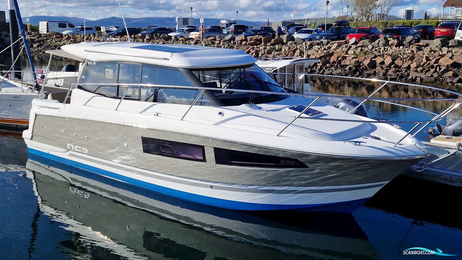 Jeanneau NC9 Motorboot 2016, mit Volvo Penta D4 motor, England