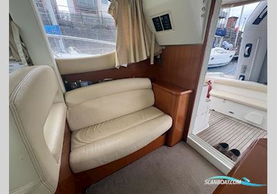 Jeanneau Prestige 32 Motorboot 2007, mit Volvo Penta  D4-260 motor, England