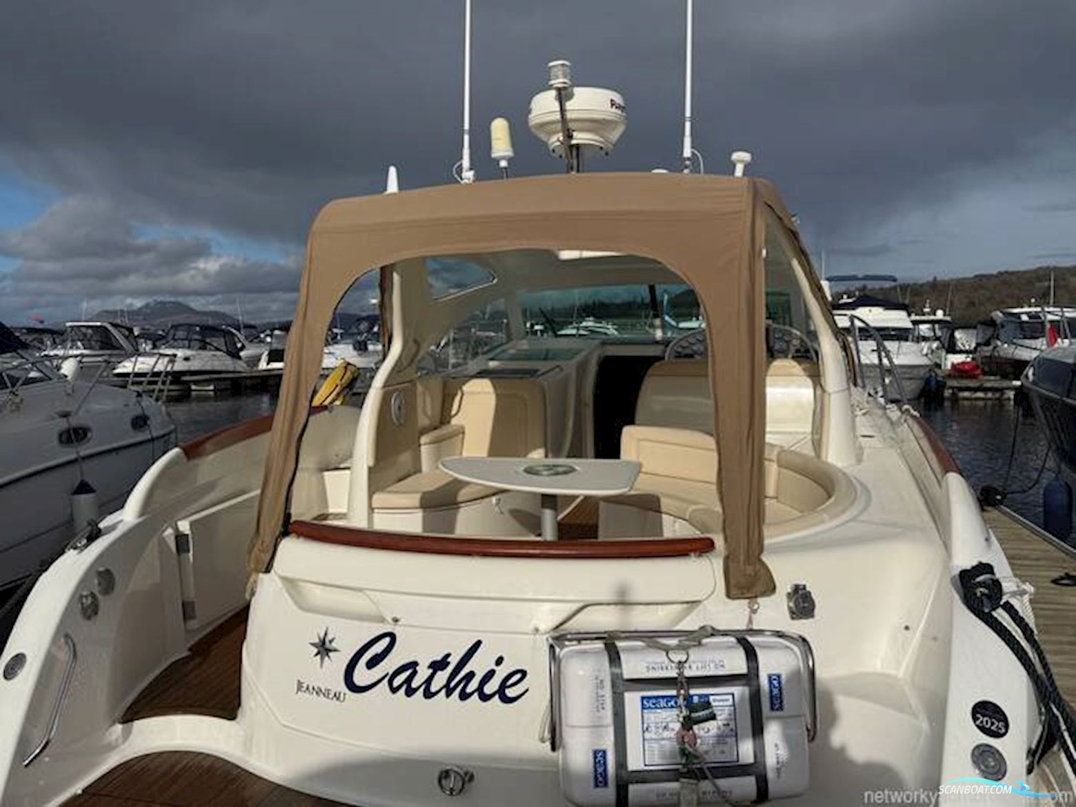 Jeanneau Prestige 34 S Hardtop