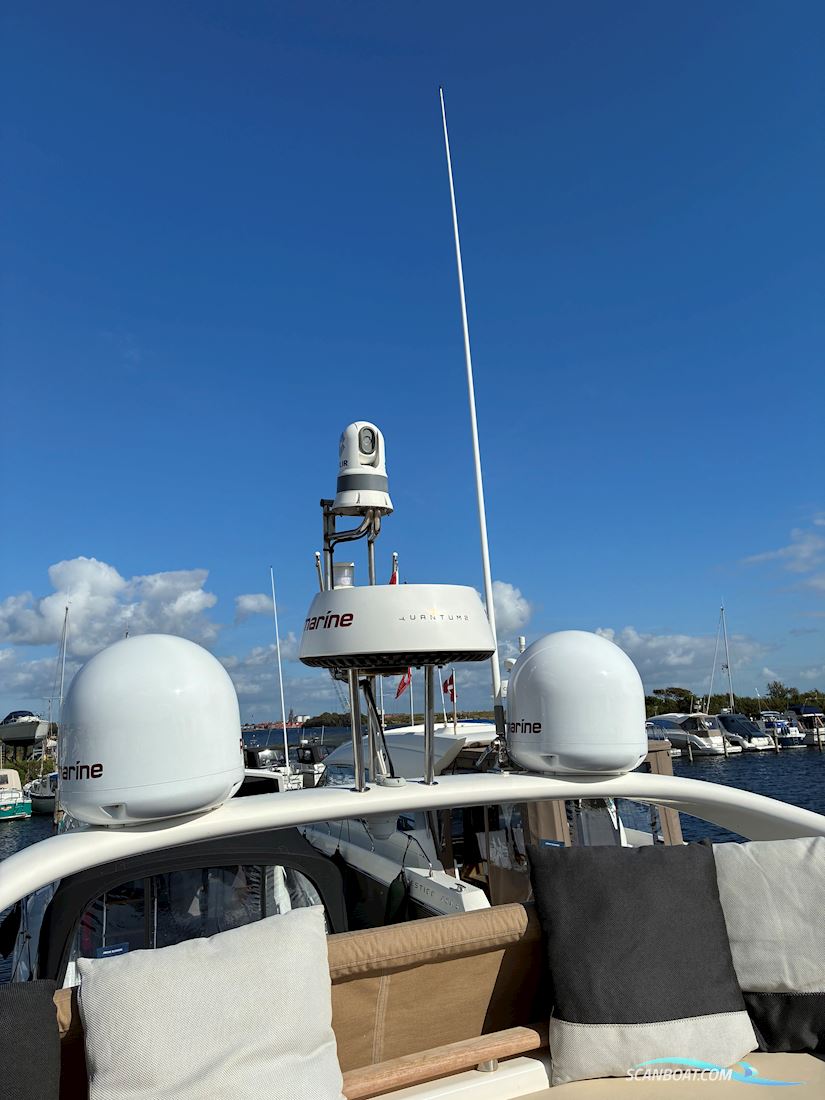 Jeanneau Prestige 36 fly