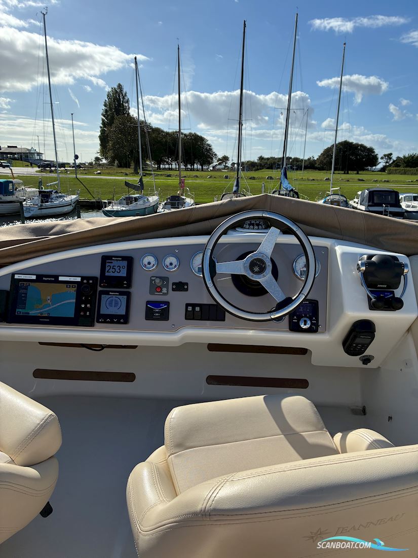 Jeanneau Prestige 36 fly