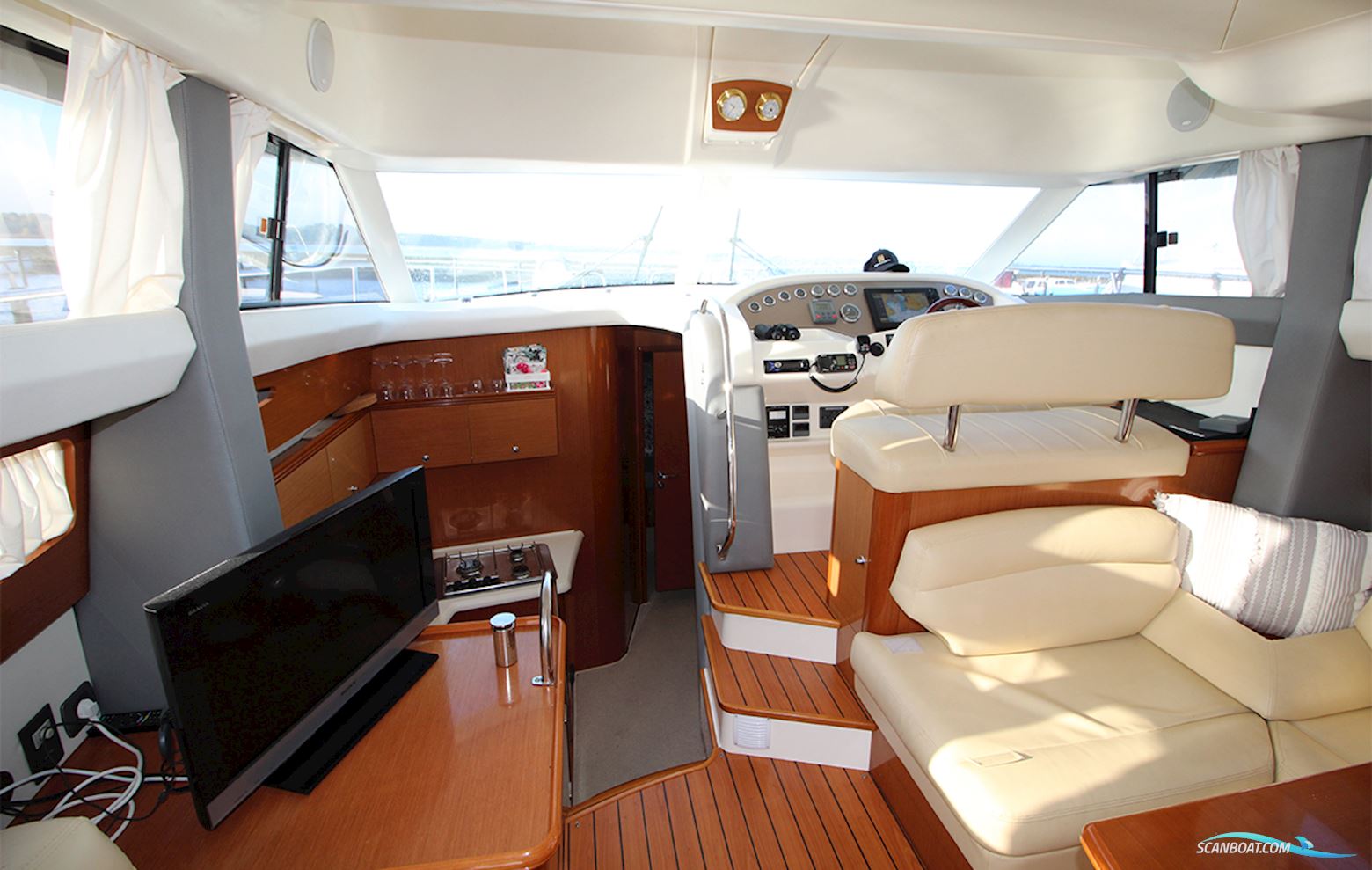 Jeanneau Prestige 42 Flybridge