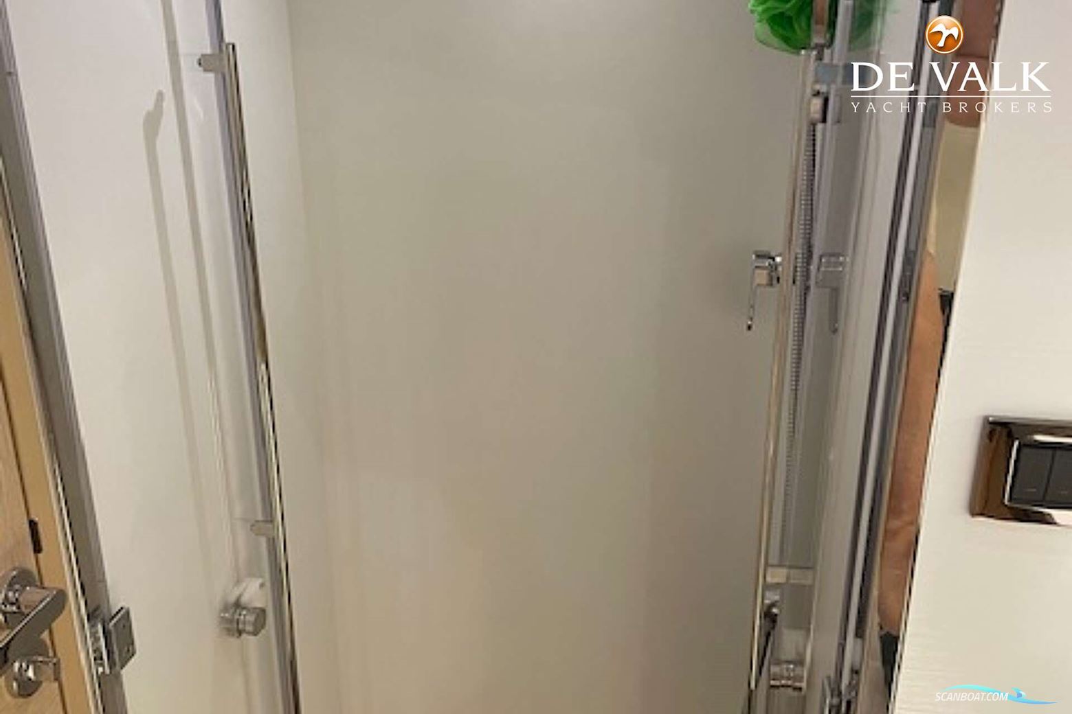 Jeanneau Prestige 50.