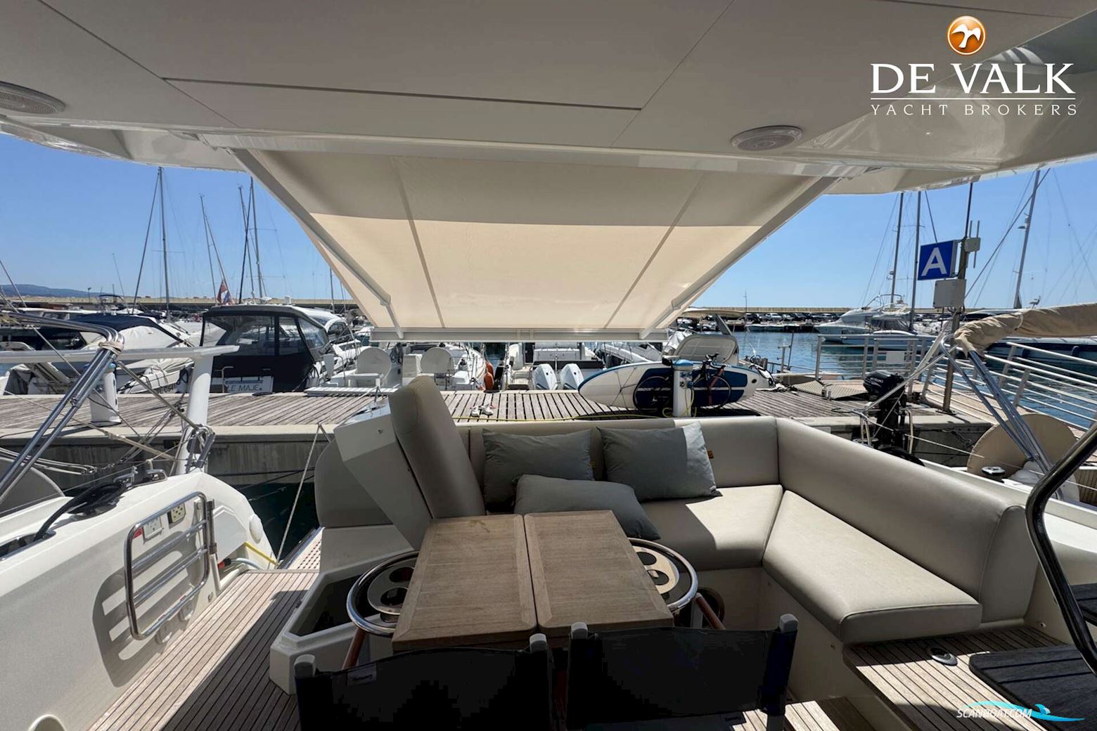 Jeanneau Prestige 50.
