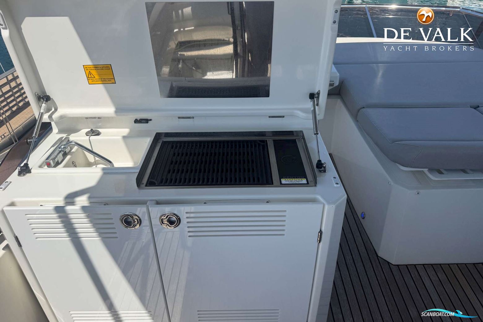 Jeanneau Prestige 50.