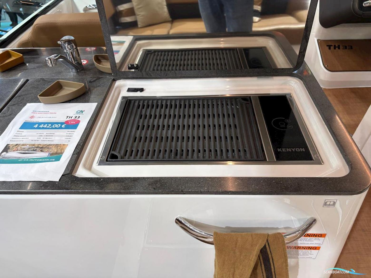 Jeanneau TH33 Twin-Hull