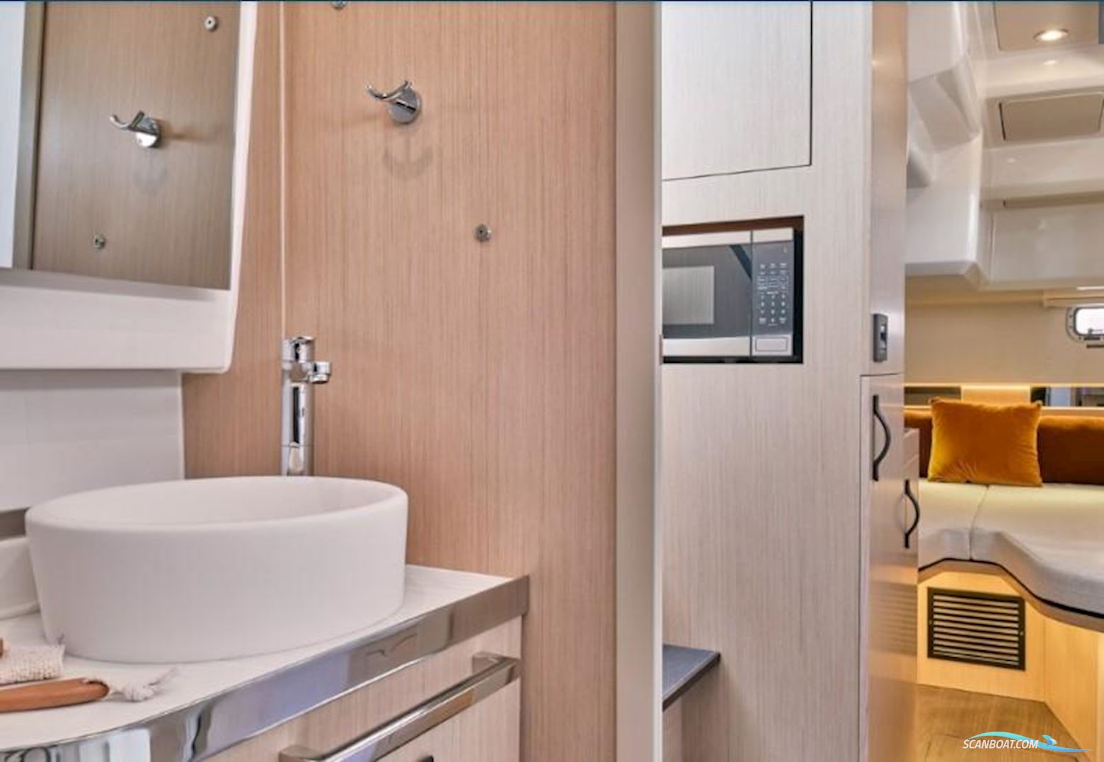 Jeanneau TH38 Twin-Hull