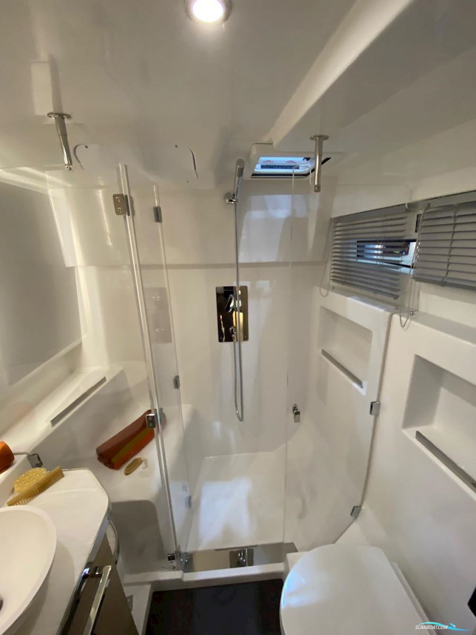 Jeanneau TH38 Twin-Hull