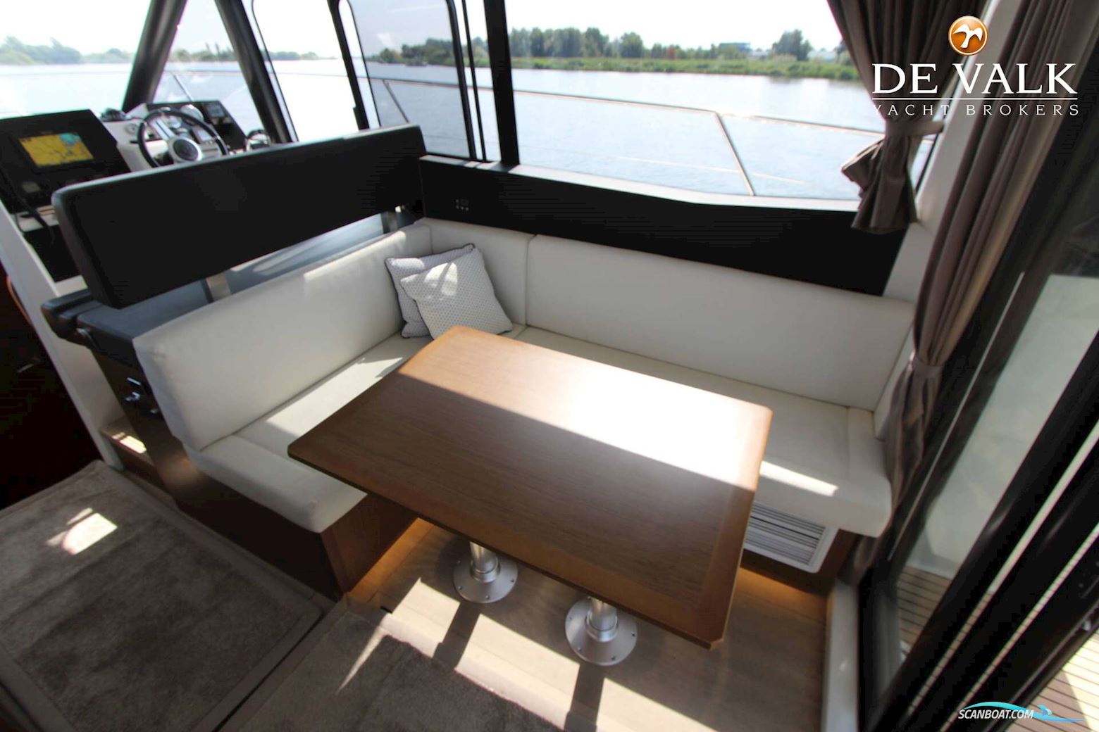 Jeanneau Velasco 37F